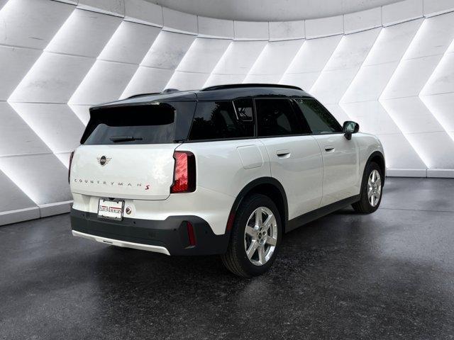 Photo of 2025 White Metallic MINI Countryman