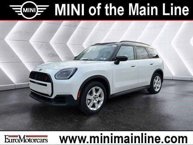 Photo of 2025 White Metallic MINI Countryman