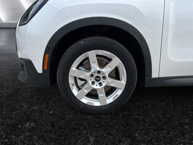 Photo of 2025 White Metallic MINI Countryman