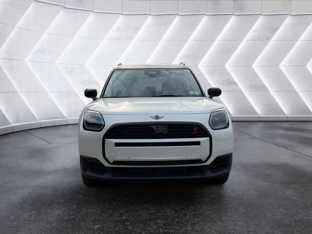 Photo of 2025 White Metallic MINI Countryman