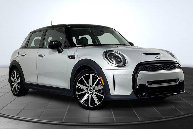 Photo of 2023 White Silver MINI Hardtop