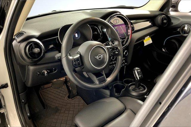 Photo of 2023 White Silver MINI Hardtop