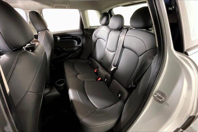 Photo of 2023 White Silver MINI Hardtop