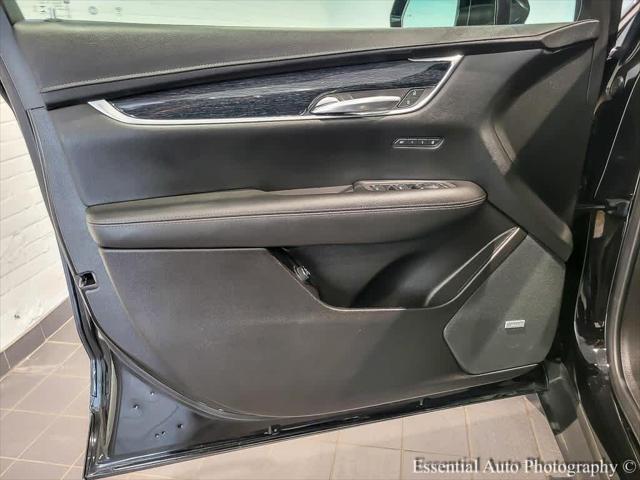 Photo of 2022 Stellar Black Metallic Cadillac XT5