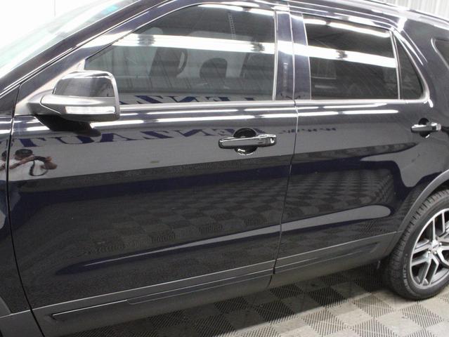 Photo of 2017 Shadow Black Ford Explorer