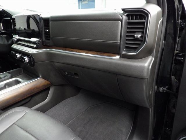 Photo of 2022 Onyx Black GMC Sierra 1500