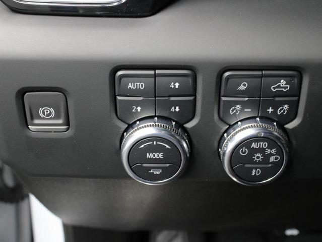 Photo of 2024 Summit White GMC Sierra 2500
