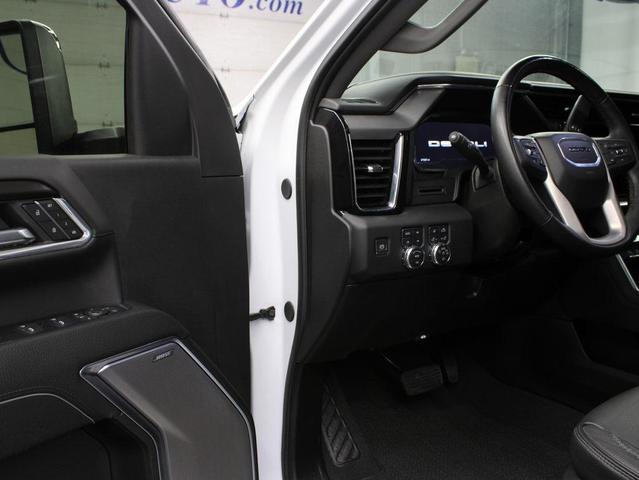 Photo of 2024 Summit White GMC Sierra 2500
