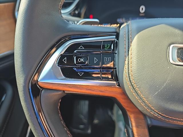 Photo of 2023 Baltic Gray Metallic Clearcoat Jeep Grand Cherokee L