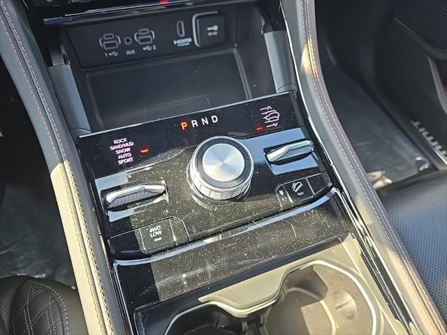 Photo of 2023 Baltic Gray Metallic Clearcoat Jeep Grand Cherokee L