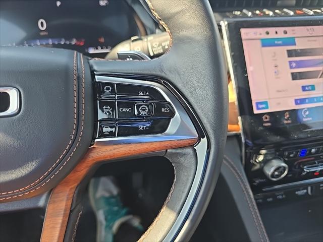 Photo of 2023 Baltic Gray Metallic Clearcoat Jeep Grand Cherokee L