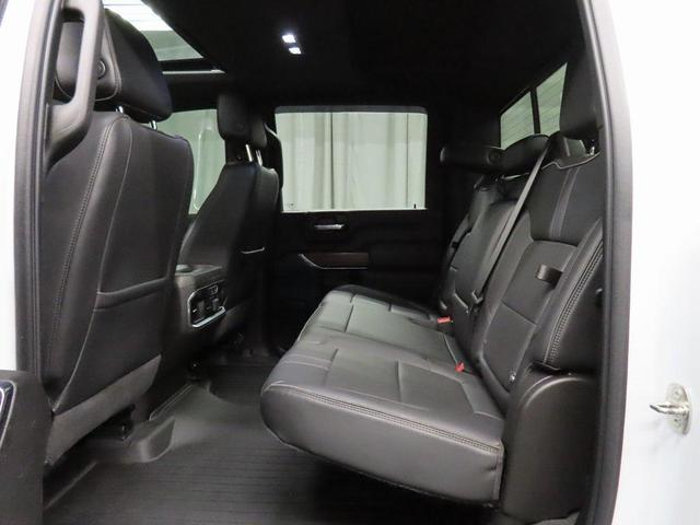 Photo of 2022 Iridescent Pearl Tricoat Chevrolet Silverado 3500