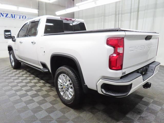 Photo of 2022 Iridescent Pearl Tricoat Chevrolet Silverado 3500