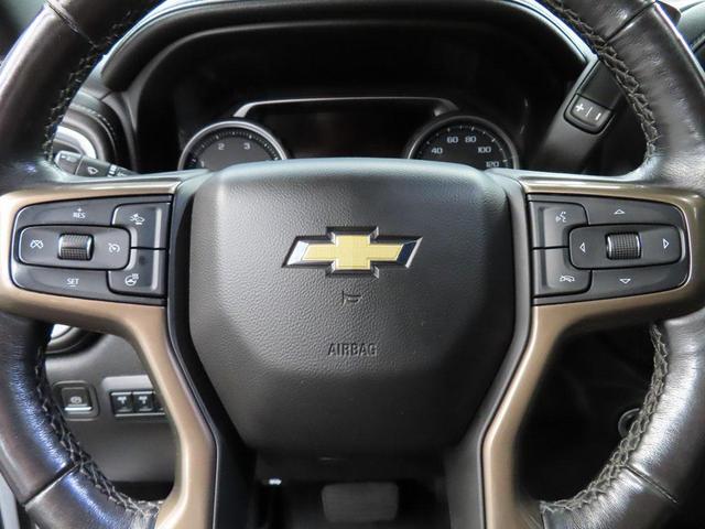 Photo of 2022 Iridescent Pearl Tricoat Chevrolet Silverado 3500