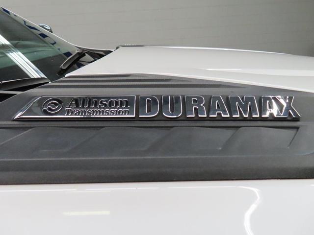 Photo of 2022 Iridescent Pearl Tricoat Chevrolet Silverado 3500