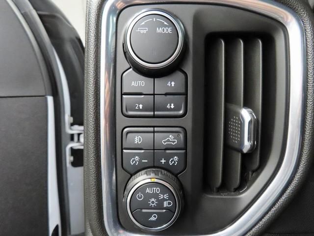 Photo of 2022 Iridescent Pearl Tricoat Chevrolet Silverado 3500