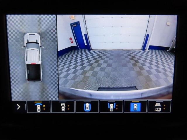 Photo of 2022 Iridescent Pearl Tricoat Chevrolet Silverado 3500