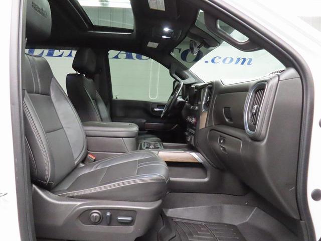 Photo of 2022 Iridescent Pearl Tricoat Chevrolet Silverado 3500