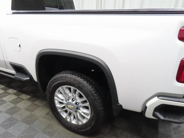 Photo of 2022 Iridescent Pearl Tricoat Chevrolet Silverado 3500