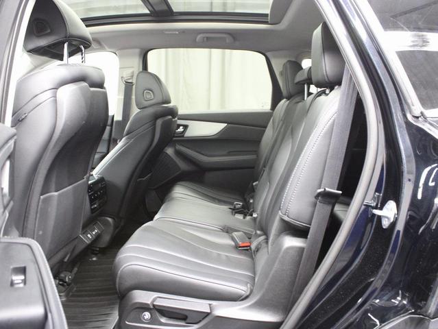 Photo of 2023 Majestic Black Pearl Acura MDX
