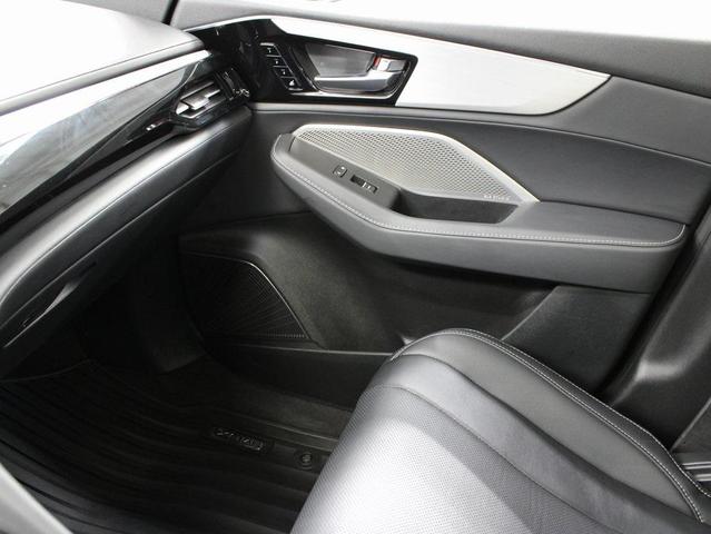 Photo of 2023 Majestic Black Pearl Acura MDX