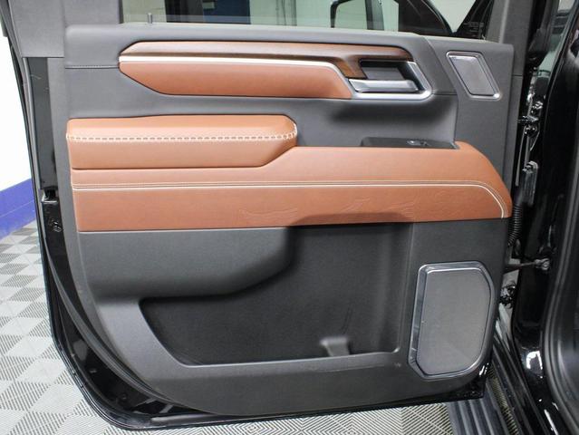 Photo of 2025 Onyx Black GMC Sierra 2500