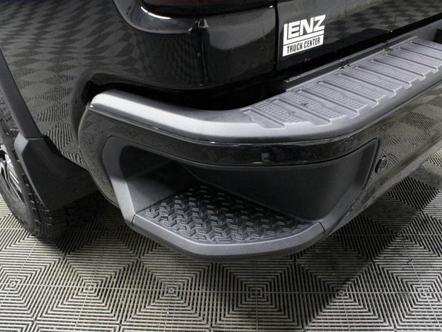 Photo of 2025 Onyx Black GMC Sierra 2500