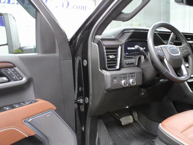 Photo of 2025 Onyx Black GMC Sierra 2500