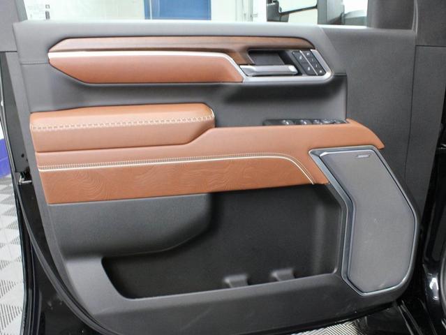 Photo of 2025 Onyx Black GMC Sierra 2500