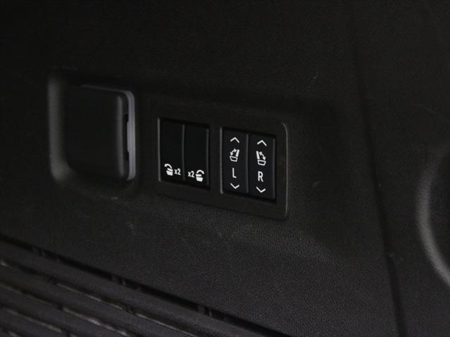 Photo of 2024 Onyx Black GMC Yukon XL