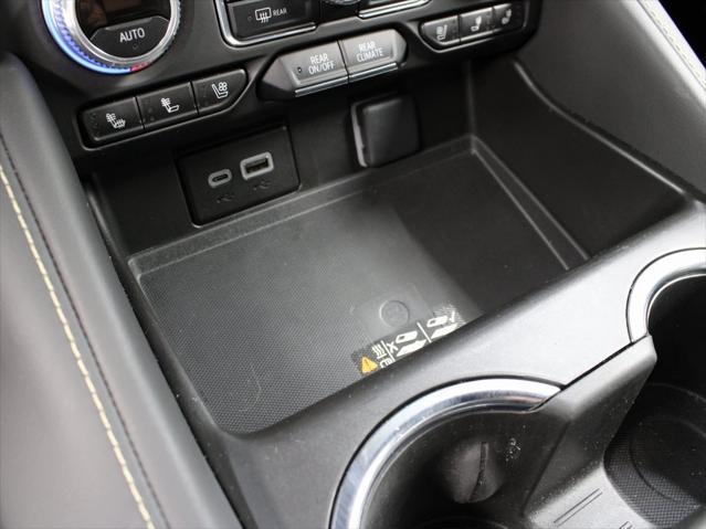 Photo of 2024 Onyx Black GMC Yukon XL
