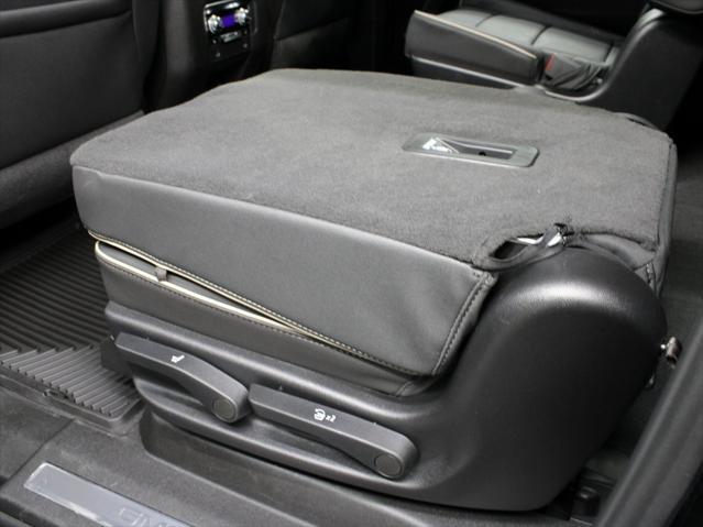 Photo of 2024 Onyx Black GMC Yukon XL