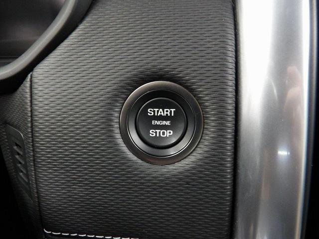Photo of 2024 Santorini Black Metallic Land Rover Discovery