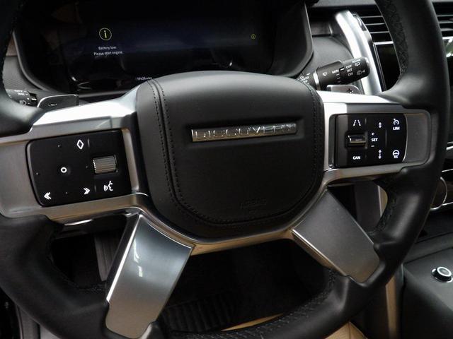 Photo of 2024 Santorini Black Metallic Land Rover Discovery