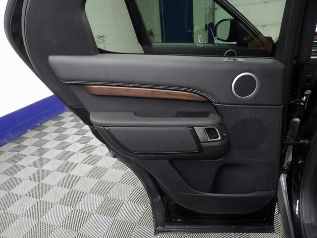 Photo of 2024 Santorini Black Metallic Land Rover Discovery