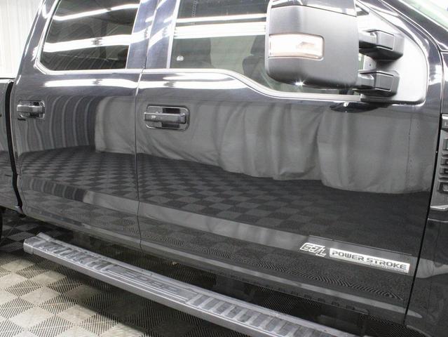 Photo of 2022 Agate Black Metallic Ford F-250