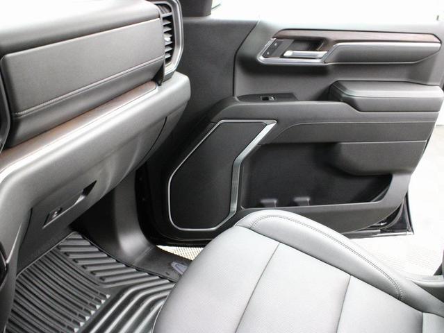 Photo of 2024 Onyx Black GMC Sierra 1500