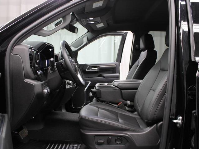 Photo of 2024 Onyx Black GMC Sierra 1500