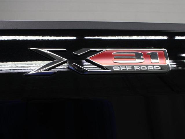 Photo of 2024 Onyx Black GMC Sierra 1500