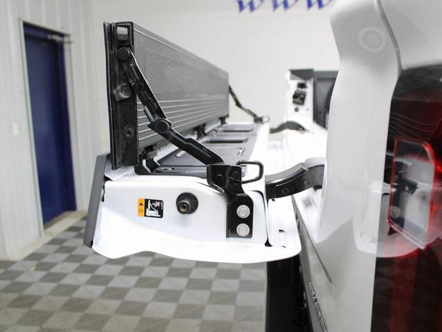 Photo of 2024 White Frost Tricoat GMC Sierra 3500