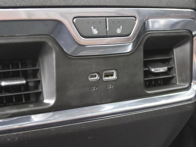 Photo of 2024 White Frost Tricoat GMC Sierra 3500