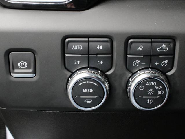 Photo of 2024 White Frost Tricoat GMC Sierra 3500