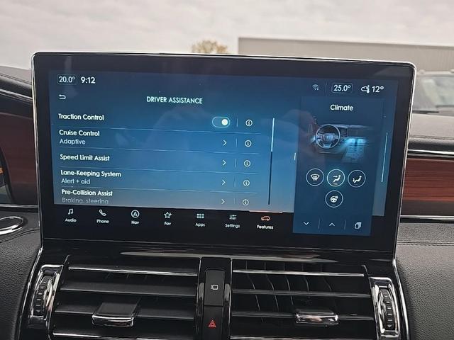 Photo of 2024 Pristine White Metallic Tri-Coat Lincoln Navigator