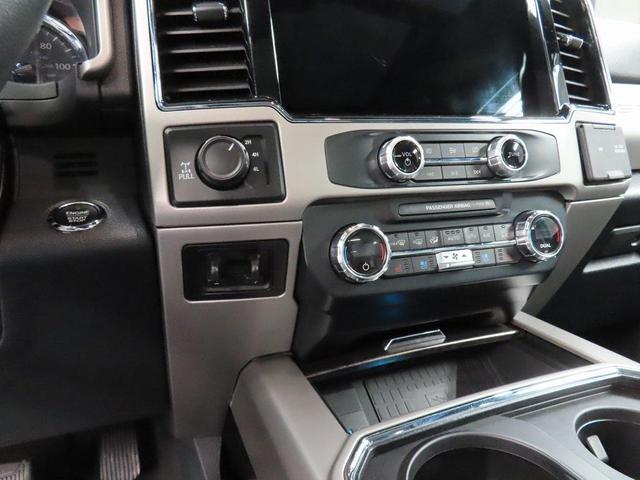Photo of 2022 Agate Black Metallic Ford F-250
