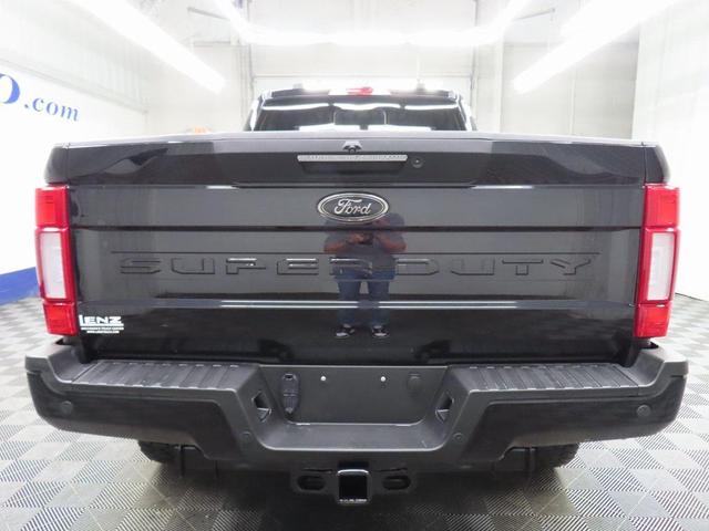 Photo of 2022 Agate Black Metallic Ford F-250