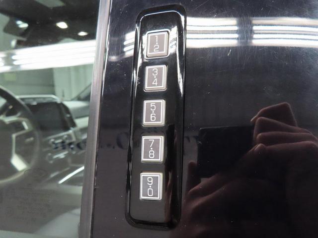 Photo of 2022 Agate Black Metallic Ford F-250