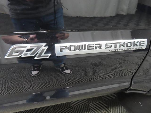 Photo of 2022 Agate Black Metallic Ford F-250