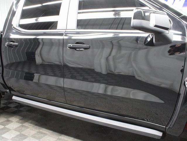 Photo of 2022 Black Chevrolet Silverado 1500