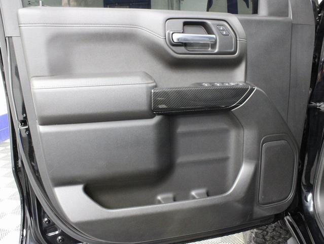Photo of 2022 Black Chevrolet Silverado 1500