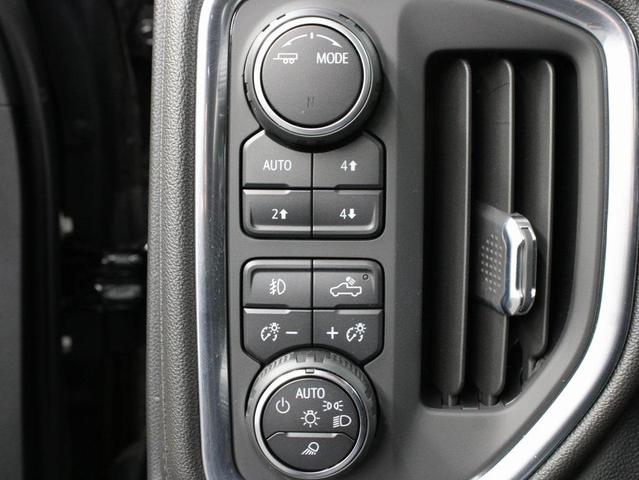 Photo of 2022 Black Chevrolet Silverado 1500